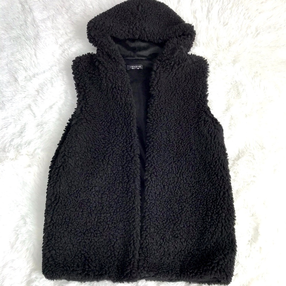 EUC Trouvé Soft Faux Sherpa Hooded Vest